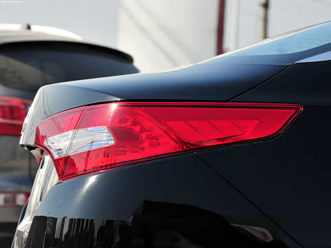 2011�� 2.4L �Զ�Premium