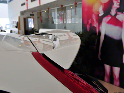 2011�� 2.0 R-Design