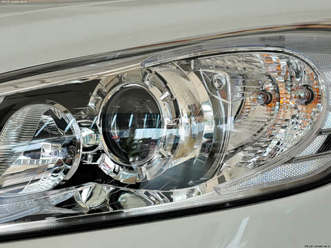 2011�� 2.0 R-Design