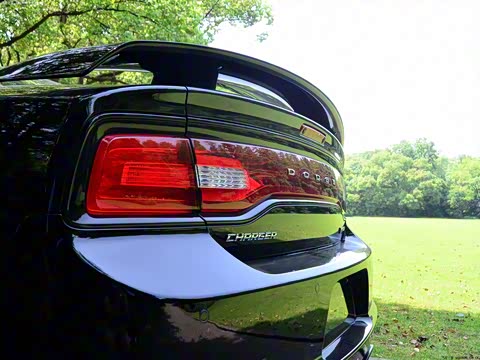 2012�� 6.4L SRT8