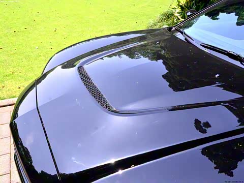 2012�� 6.4L SRT8