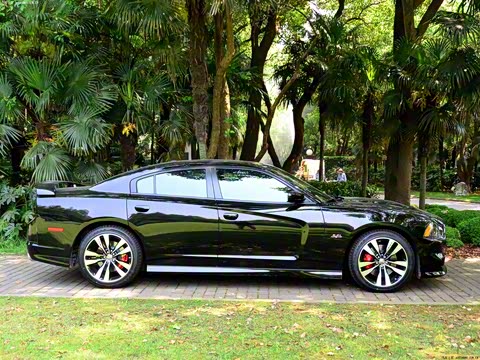 2012�� 6.4L SRT8