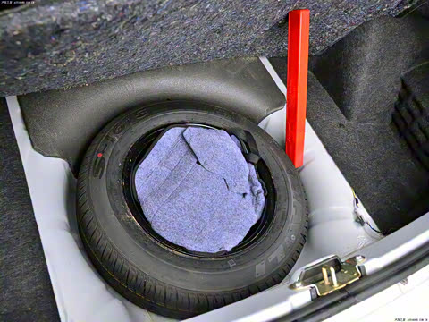 2011�� 1.3L �ֶ���Ӣ��