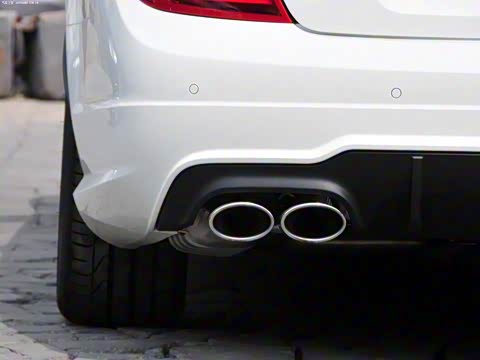 2012�� AMG C 63 Coupe ������