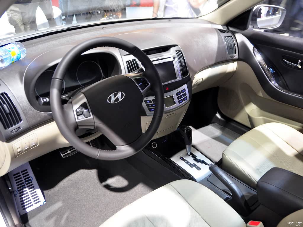 北京现代 悦动 2011款 1.6l 自动顶级型
