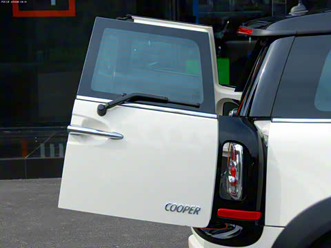 2011�� 1.6L COOPER Hampton